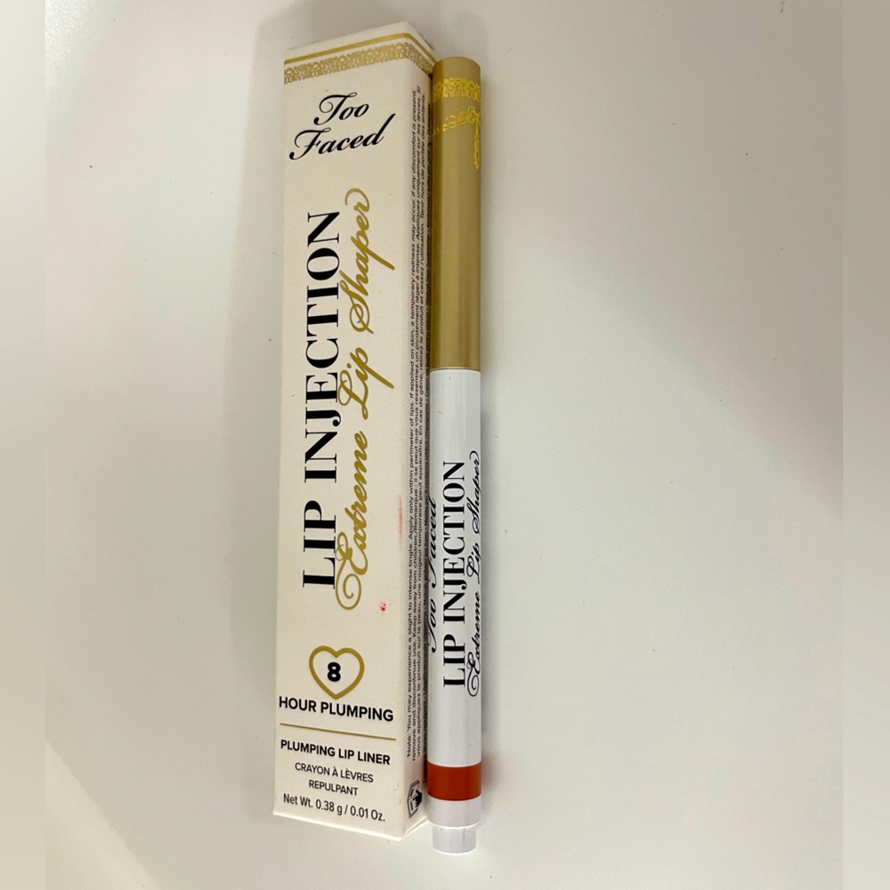 New Too Faced Lip Injection Extreme lip shaper. Shade Hot & Spicy